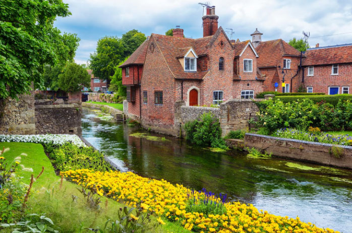 kent lakes and gardens with flowers